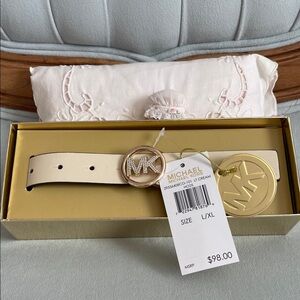 NWT MICHAEL KORS CREAM BELT WITH GOLD FAUX DIAMOND BUCKLE. SIZE L/XL.